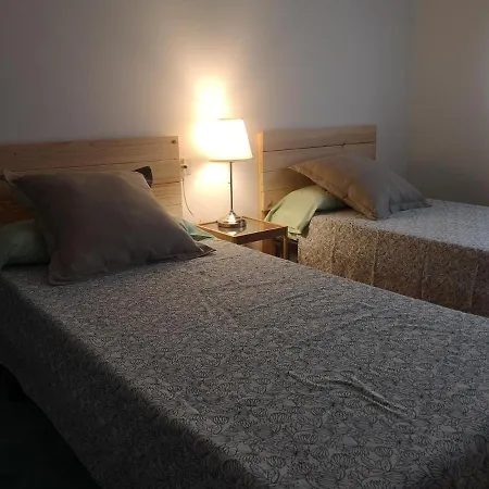 Piso Amplio Y Exterior Con Terraza Para 6 Personas * Vigo